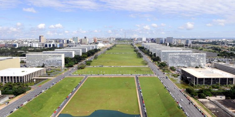 Dados divulgados sobre funcionalismo brasileiro não refletem a realidade