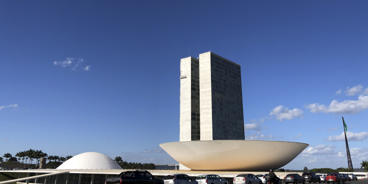 Reforma Administrativa fica para 2021