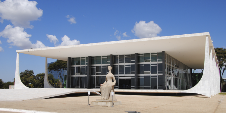 STF diz que Maia deve decidir sobre a suspensão da reforma administrativa