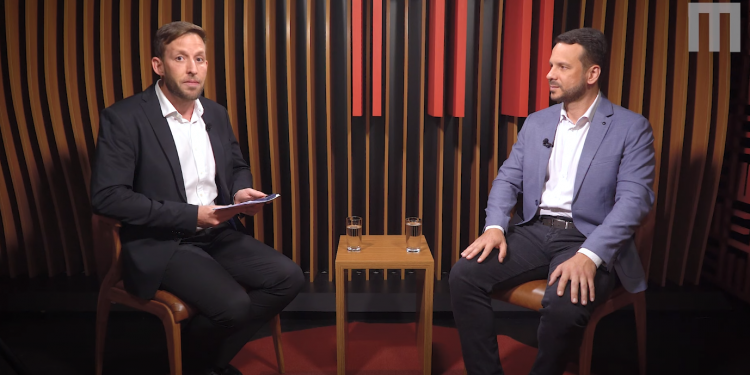 Israel Batista: “Reforma administrativa destrói a infraestrutura do serviço público”