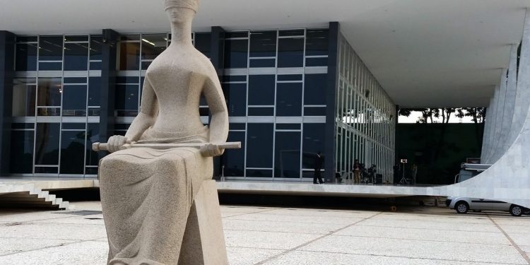 Frente Servir Brasil protocola mandado de segurança no STF contra a tramitação da PEC 32