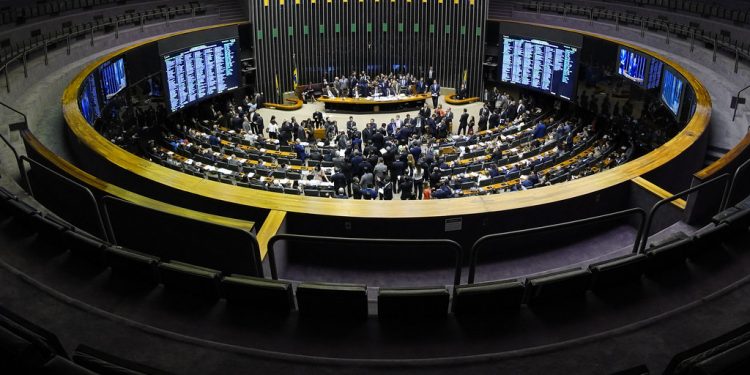 PEC Emergencial é ruim para os servidores