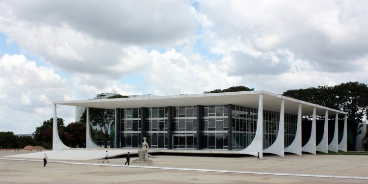 Frente Servir Brasil entra com novo recurso no STF para suspender tramitação da PEC 32/20