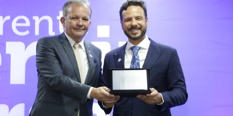 Frente Parlamentar em Defesa do Serviço Público é lançada em Brasília