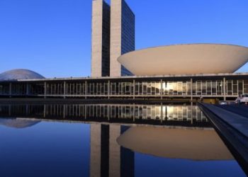 Projeto de autoria do deputado federal André Figueiredo, que busca combater assédio moral e sexual no serviço público, é apresentado na Câmara dos Deputados