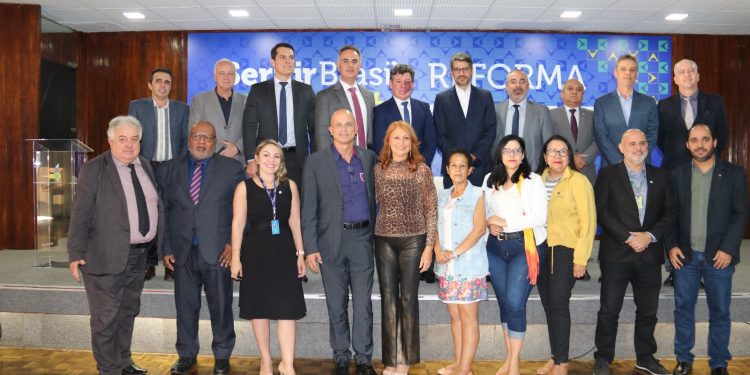 Frente Parlamentar SERVIR Brasil discute proposta de reforma tributária