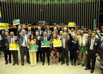 Servir Brasil homenageia Servidores Públicos em Sessão Solene no Dia do Servidor