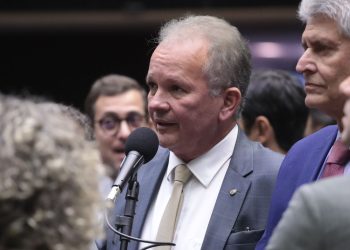 PEC 45/2024 é aprovada no Senado com mudanças que protegem direitos dos servidores