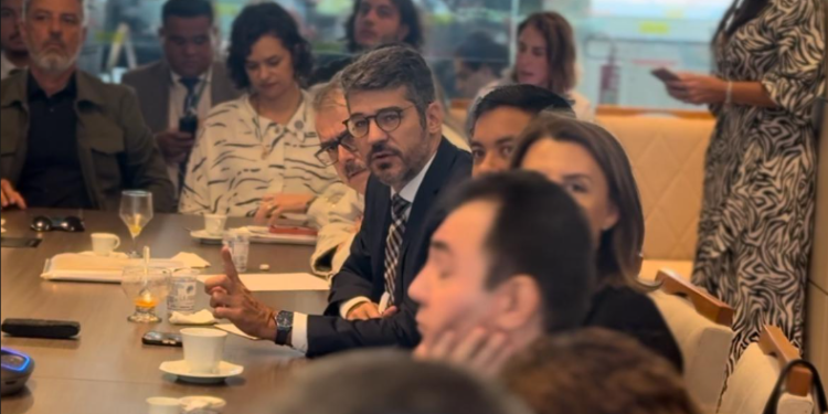 Reforma Administrativa: Servir Brasil e entidades representativas alinham estratégias de atuação junto ao GT