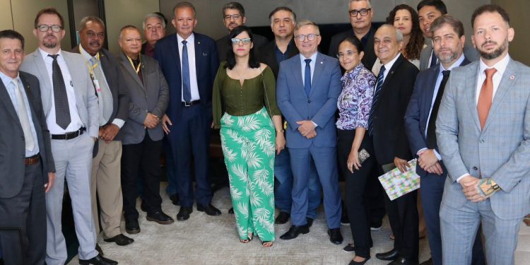 Servir Brasil alerta sobre Reforma Administrativa: “Assinar essa PEC pode significar um grande prejuízo à população que o deputado representa no Congresso Nacional”