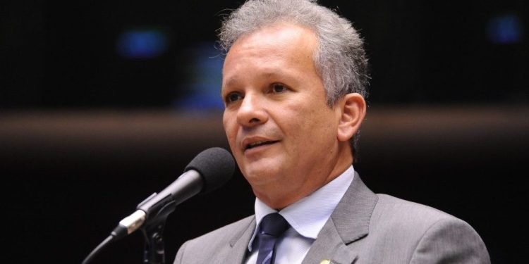 Parecer do PL que regulamenta a negociação das relações de trabalho no setor público incorpora propostas do Instituto Servir Brasil
